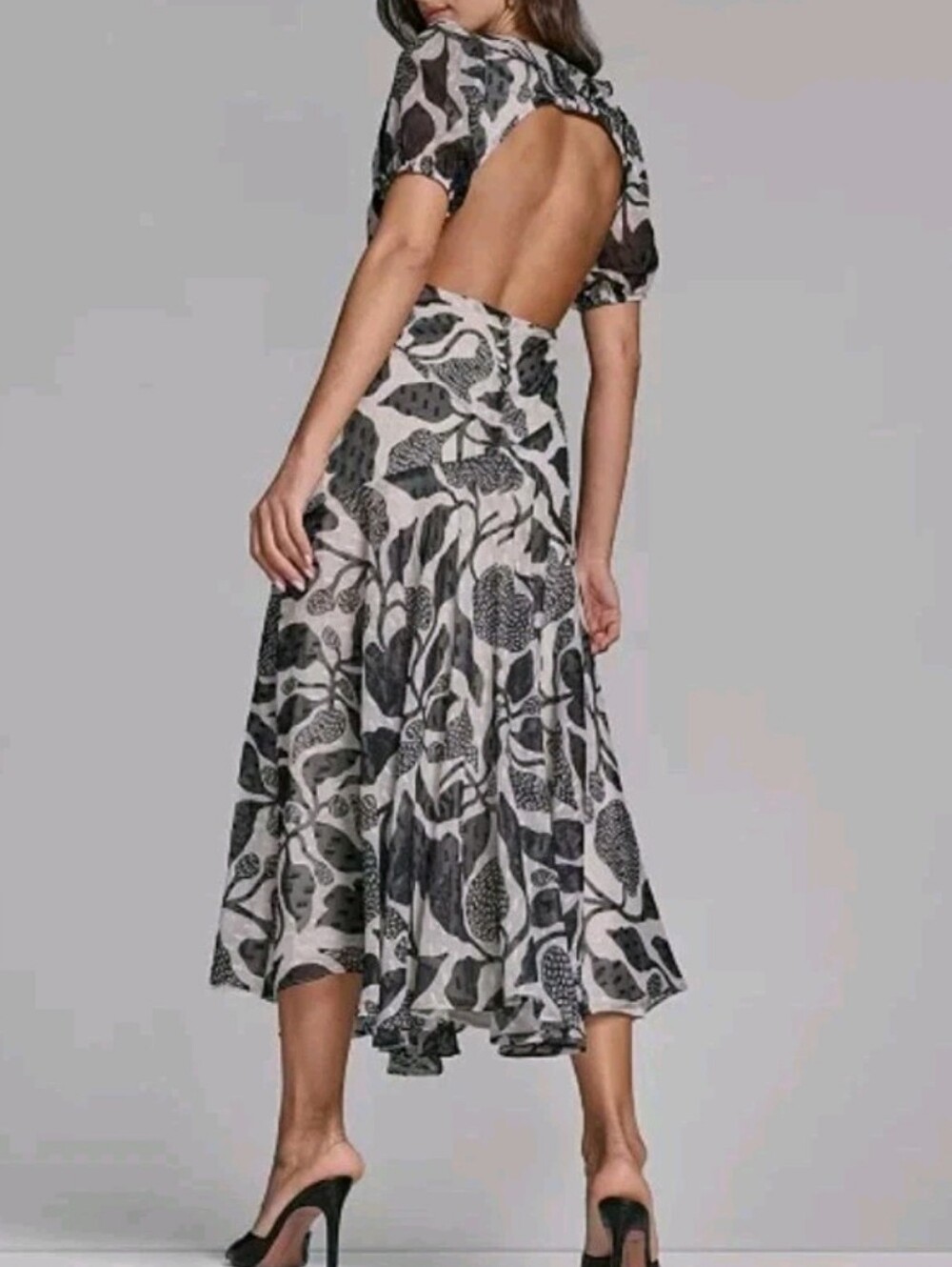 BCBG Size 2 Black & White Floral Metallic Clip Dot Maxi Dress Msrp $169